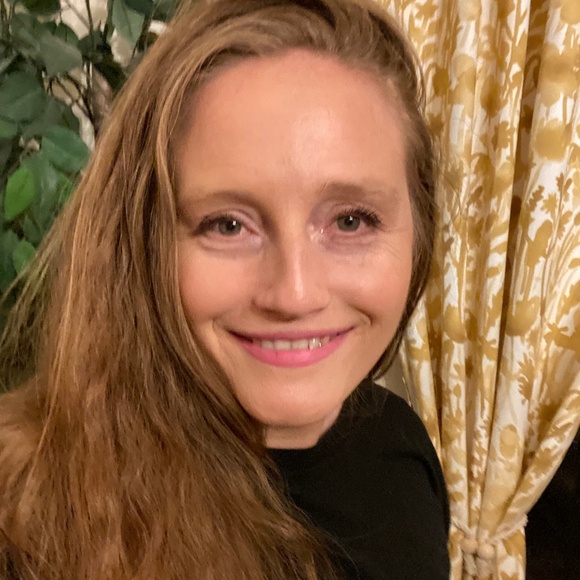 Meet your Posher, Amber - Picture 1 of 2